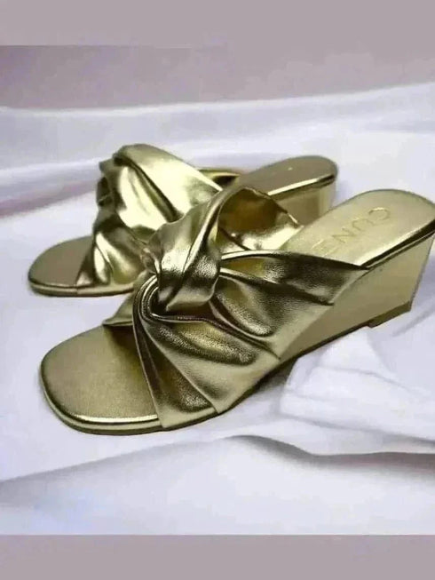 Wrapped in Gold Wedges - cunei